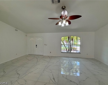 2209 Ne 9th Avenue - Photo Thumbnail 3