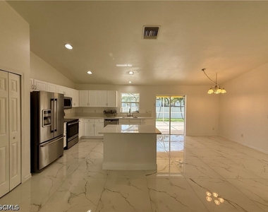 2209 Ne 9th Avenue - Photo Thumbnail 5