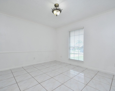 7714 Eichler Drive - Photo Thumbnail 5