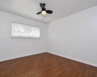 7714 Eichler Drive - Photo Thumbnail 19