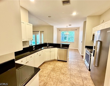 1466 Argyle Drive - Photo Thumbnail 2