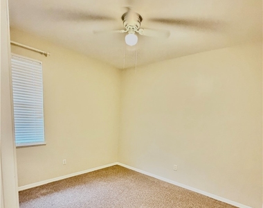 1466 Argyle Drive - Photo Thumbnail 19