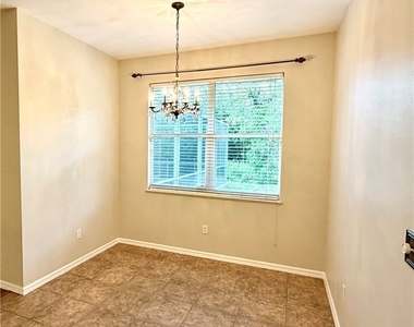 1466 Argyle Drive - Photo Thumbnail 28