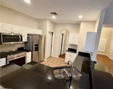 1466 Argyle Drive - Photo Thumbnail 22