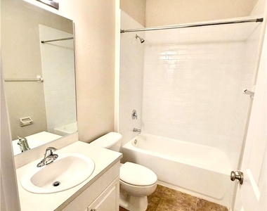 1466 Argyle Drive - Photo Thumbnail 16