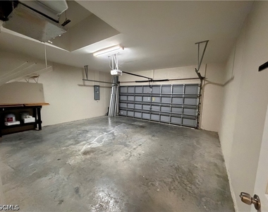 1466 Argyle Drive - Photo Thumbnail 33