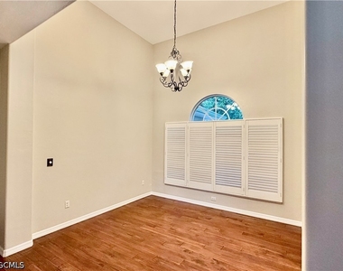 1466 Argyle Drive - Photo Thumbnail 6