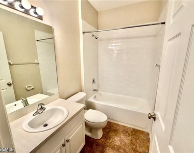1466 Argyle Drive - Photo Thumbnail 17