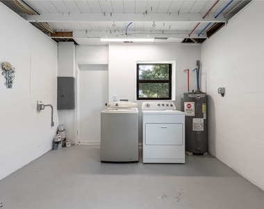 1442 Olmeda Way - Photo Thumbnail 27