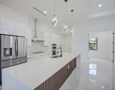 3500 33rd Street Sw - Photo Thumbnail 8
