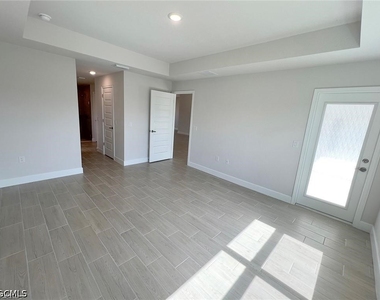 410 Se 1st Terrace - Photo Thumbnail 16