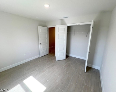 410 Se 1st Terrace - Photo Thumbnail 18