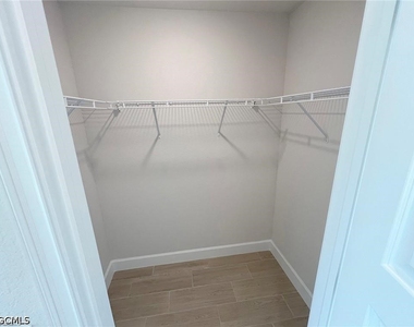 410 Se 1st Terrace - Photo Thumbnail 12