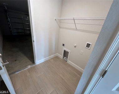 410 Se 1st Terrace - Photo Thumbnail 13