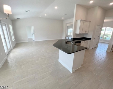 410 Se 1st Terrace - Photo Thumbnail 5