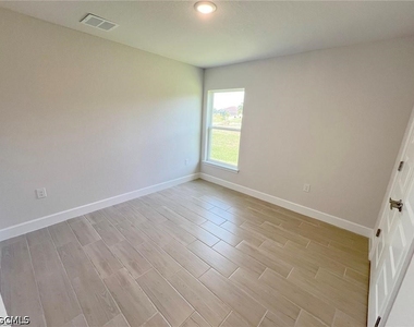 410 Se 1st Terrace - Photo Thumbnail 22