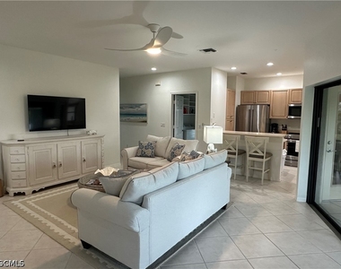 663 10th Avenue S - Photo Thumbnail 2