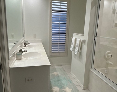 663 10th Avenue S - Photo Thumbnail 5