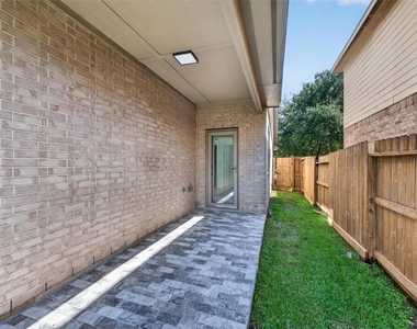 24542 Bella Veneza Drive - Photo Thumbnail 22