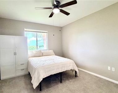 6481 Aragon Way - Photo Thumbnail 28