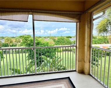 6481 Aragon Way - Photo Thumbnail 8