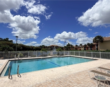 6481 Aragon Way - Photo Thumbnail 3