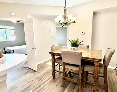 6481 Aragon Way - Photo Thumbnail 9