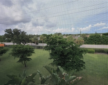 6481 Aragon Way - Photo Thumbnail 24