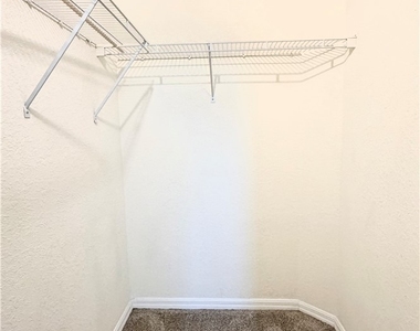 6481 Aragon Way - Photo Thumbnail 14