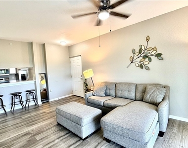 6481 Aragon Way - Photo Thumbnail 5