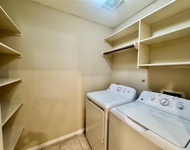 2303 Corry Crest Circle - Photo Thumbnail 23