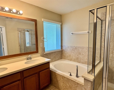 2303 Corry Crest Circle - Photo Thumbnail 15