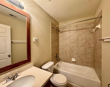 2303 Corry Crest Circle - Photo Thumbnail 20