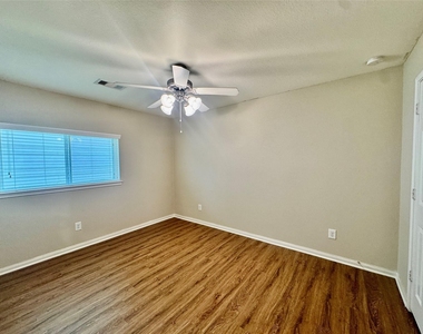 2303 Corry Crest Circle - Photo Thumbnail 21