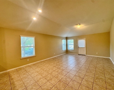 2303 Corry Crest Circle - Photo Thumbnail 4