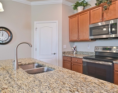 3153 Walnut Grove Lane - Photo Thumbnail 2