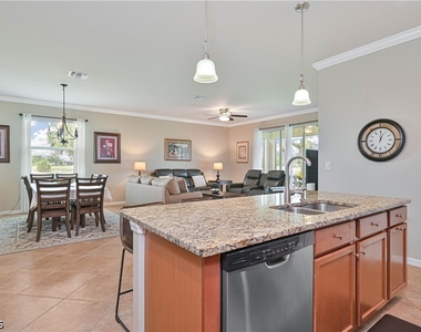 3153 Walnut Grove Lane - Photo Thumbnail 10
