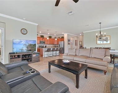 3153 Walnut Grove Lane - Photo Thumbnail 3