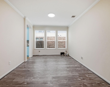 5002 Rollingstone Road - Photo Thumbnail 4