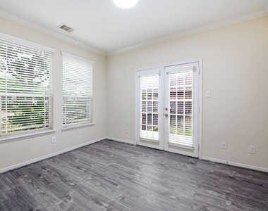 5002 Rollingstone Road - Photo Thumbnail 6