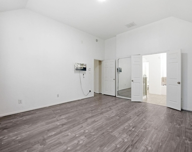 5002 Rollingstone Road - Photo Thumbnail 16