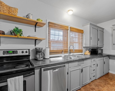 989 Union - Photo Thumbnail 6