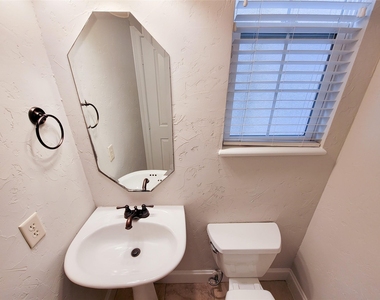 2418 Ralph Street - Photo Thumbnail 23