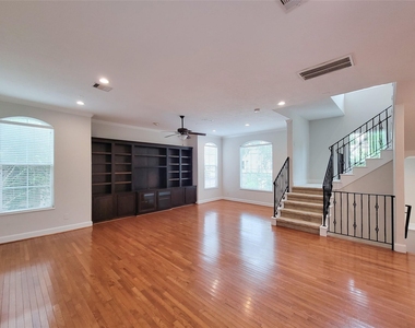 2418 Ralph Street - Photo Thumbnail 9
