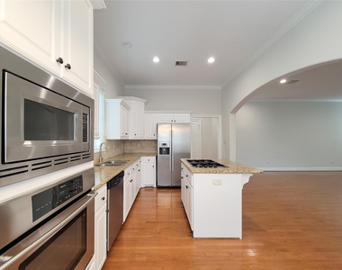 2418 Ralph Street - Photo Thumbnail 13