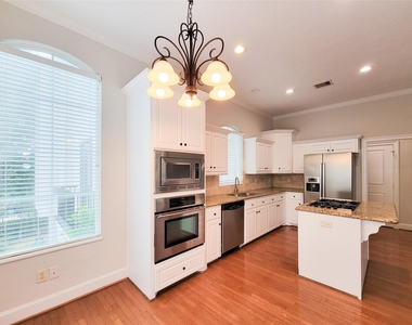 2418 Ralph Street - Photo Thumbnail 17