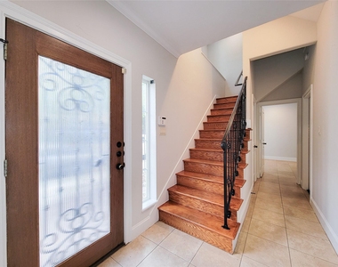 2418 Ralph Street - Photo Thumbnail 4