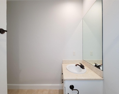 2418 Ralph Street - Photo Thumbnail 37