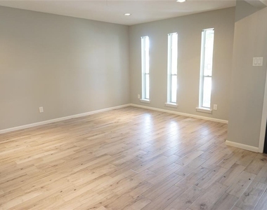 5727 Braesvalley Drive - Photo Thumbnail 12