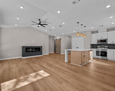 28407 Champion Oaks Drive - Photo Thumbnail 12